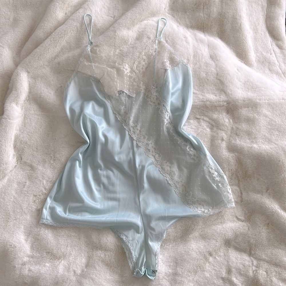 Vintage retro baby blue sleep romper M